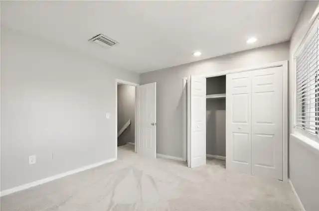 Listing Photo 12