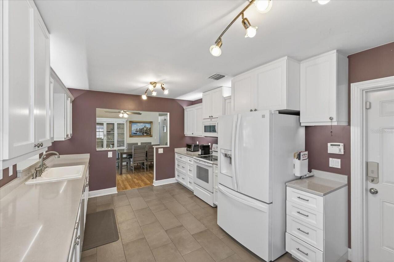 Listing Photo 11