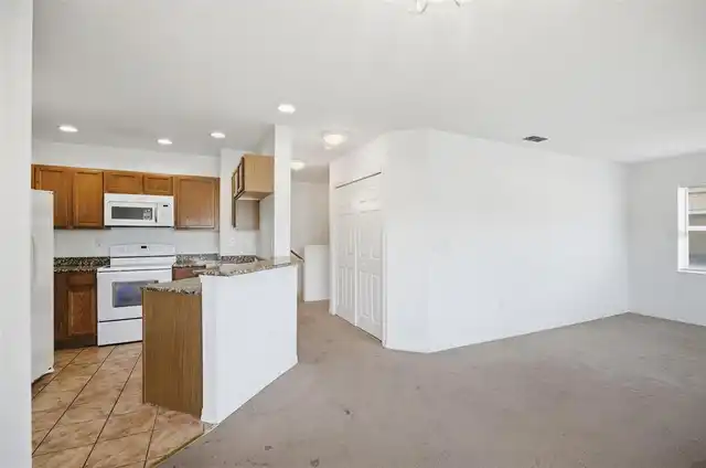 Listing Photo 7