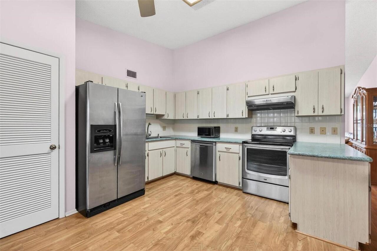 Listing Photo 8
