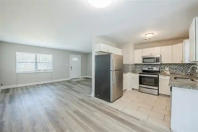 Listing Photo 10