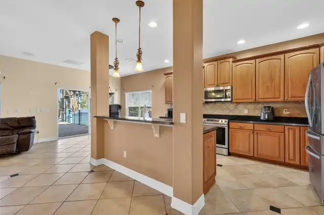 Listing Photo 11