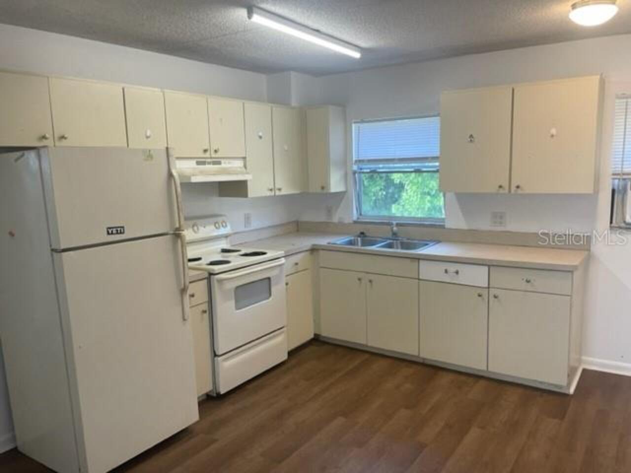 Listing Photo 12