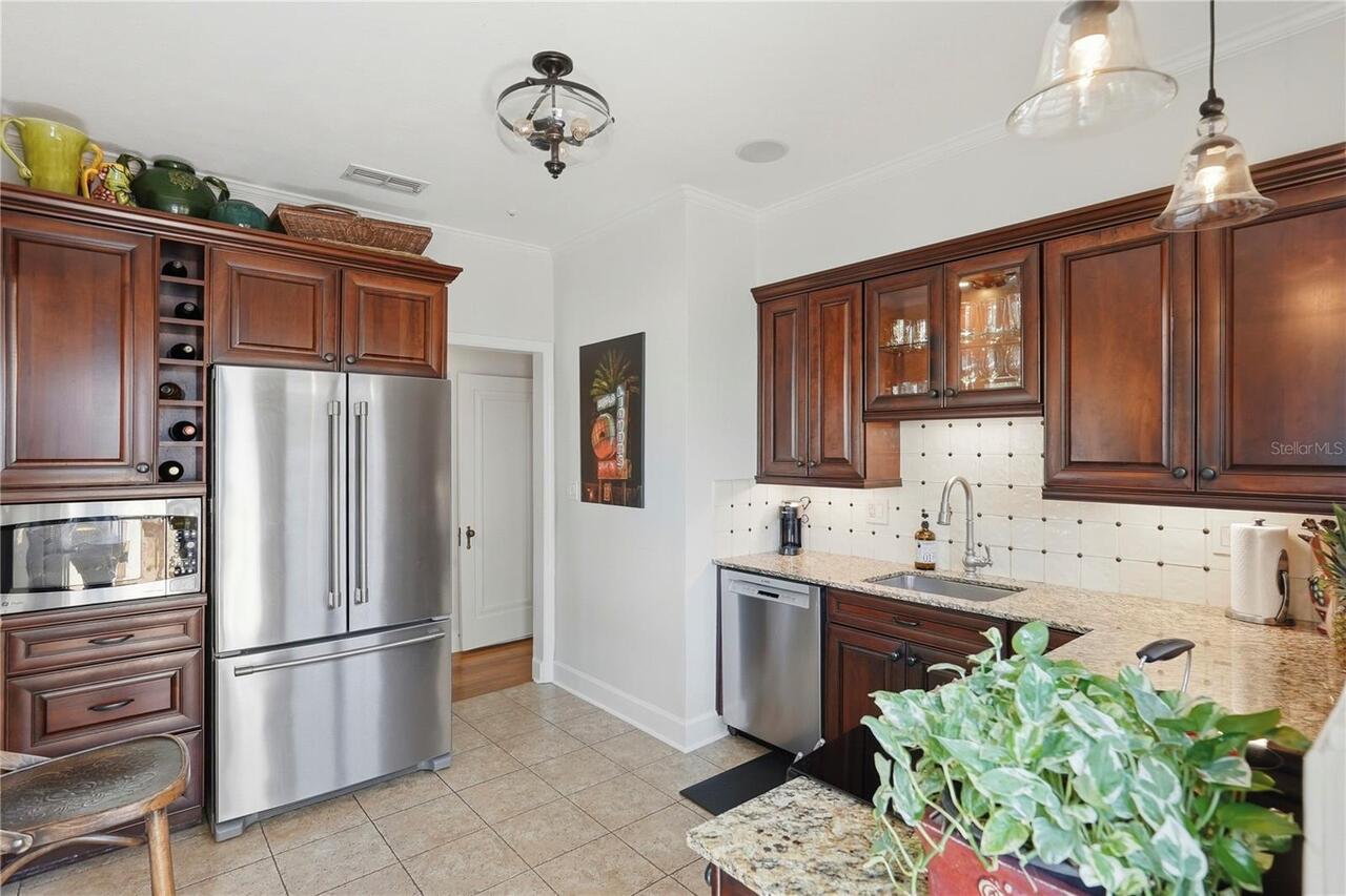 Listing Photo 10