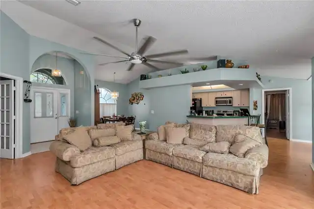 Listing Photo 9