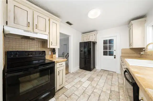Listing Photo 15