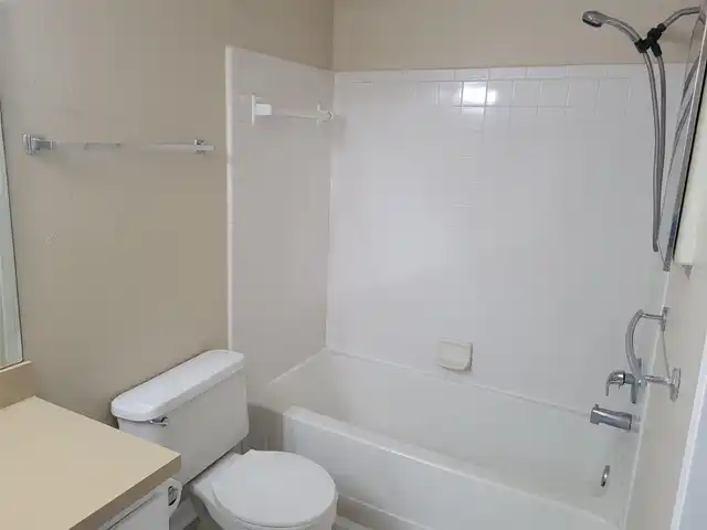 Listing Photo 10