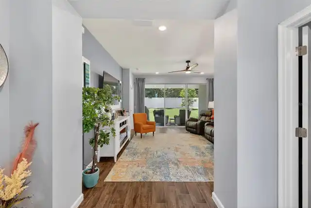 Listing Photo 10