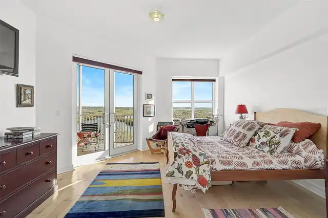 Listing Photo 17