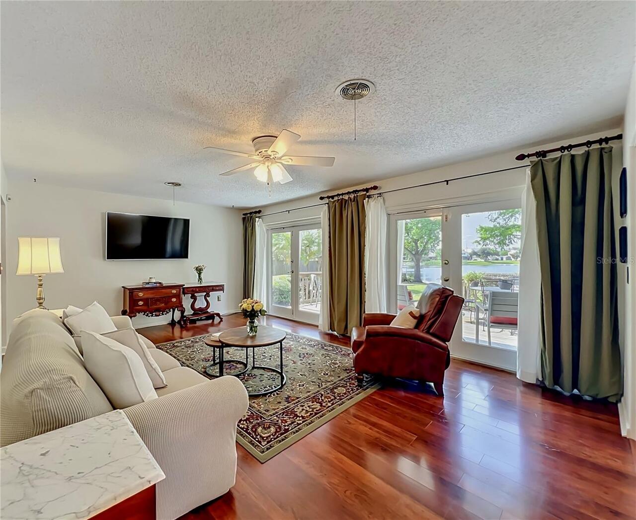 Listing Photo 10