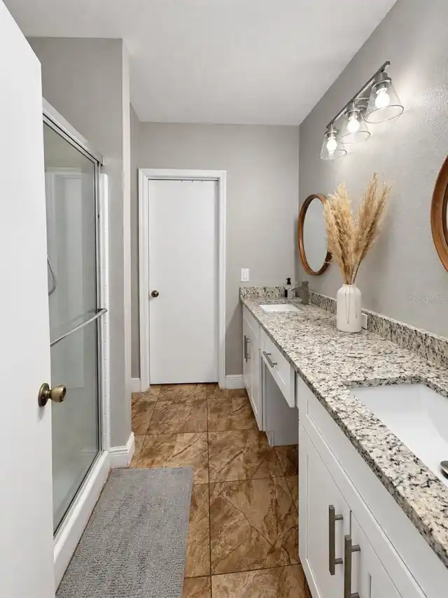 Listing Photo 11