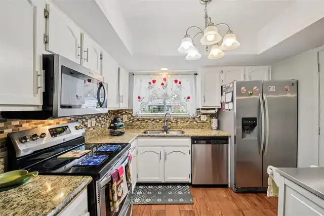 Listing Photo 8