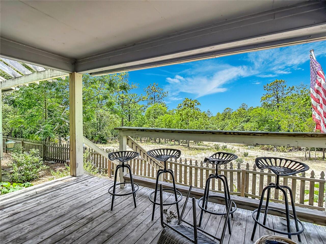 Listing Photo 11