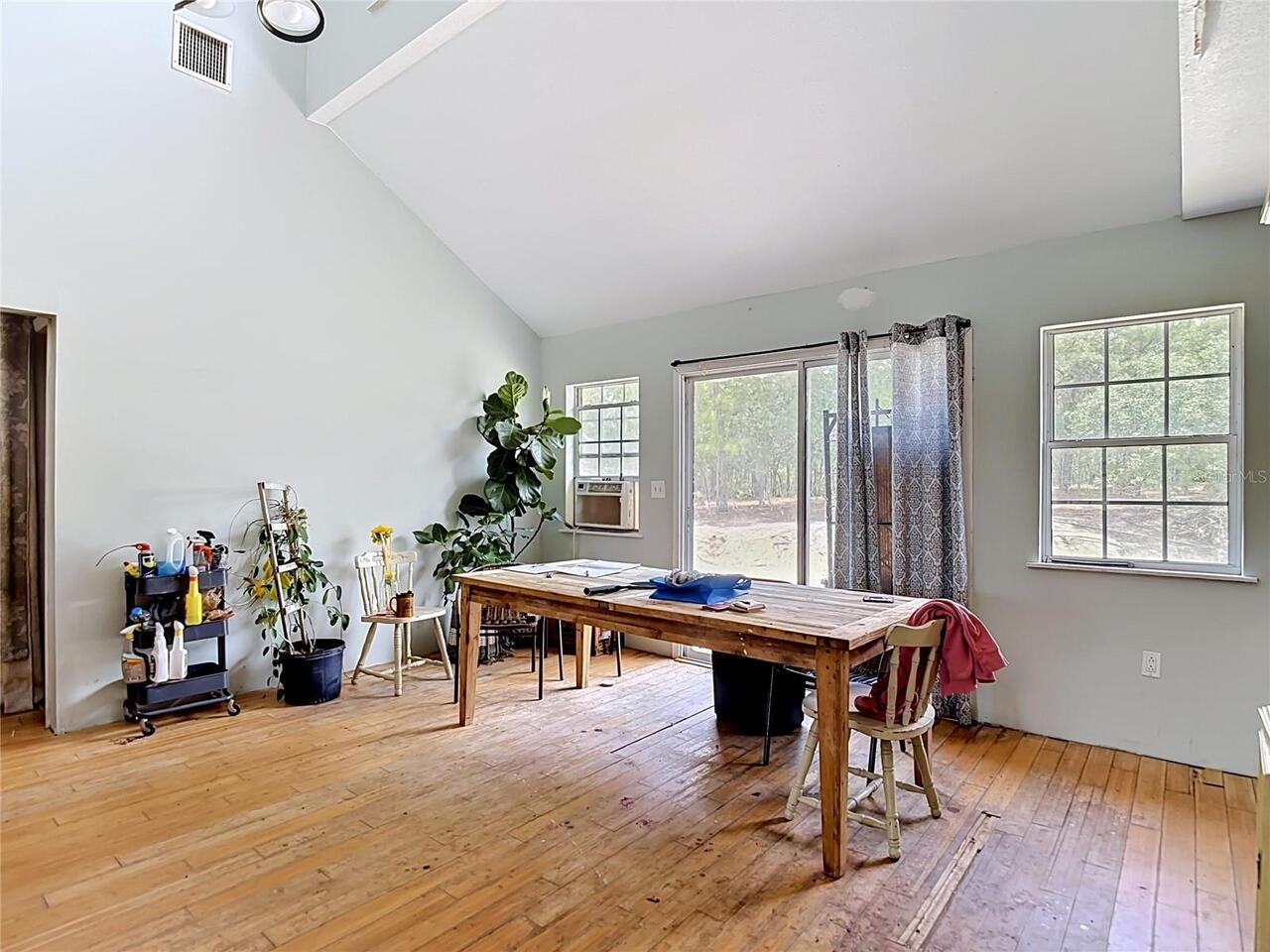 Listing Photo 18