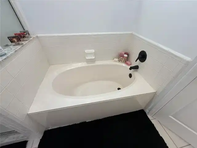 Listing Photo 11