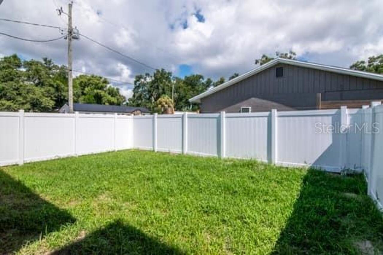 Listing Photo 11