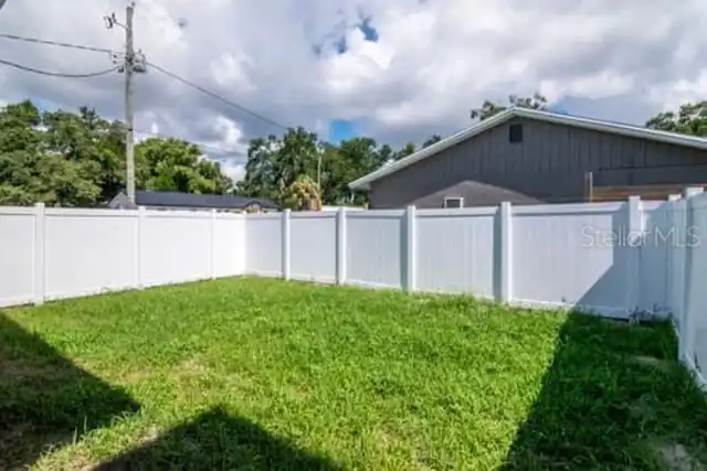 Listing Photo 11
