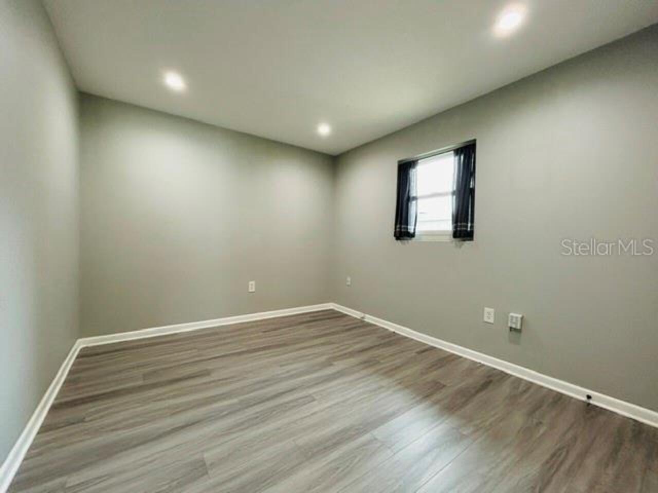 Listing Photo 7