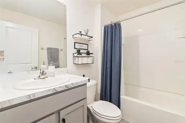 Listing Photo 12