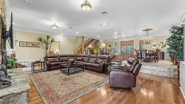 Listing Photo 18