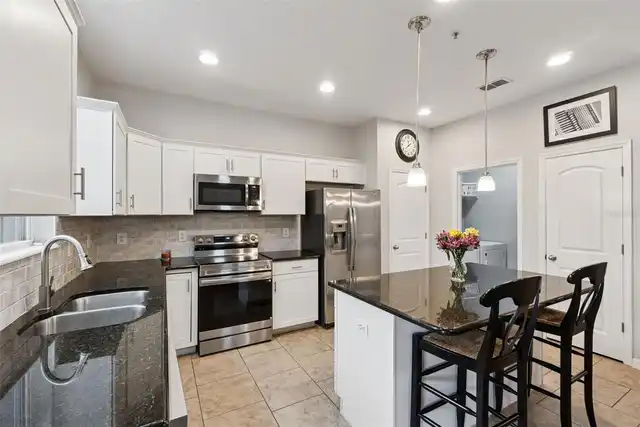 Listing Photo 10