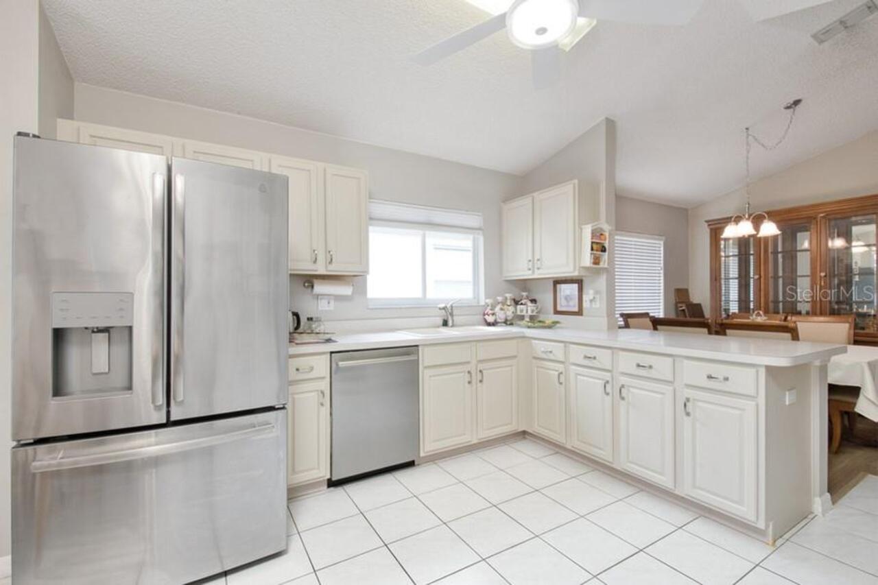 Listing Photo 12