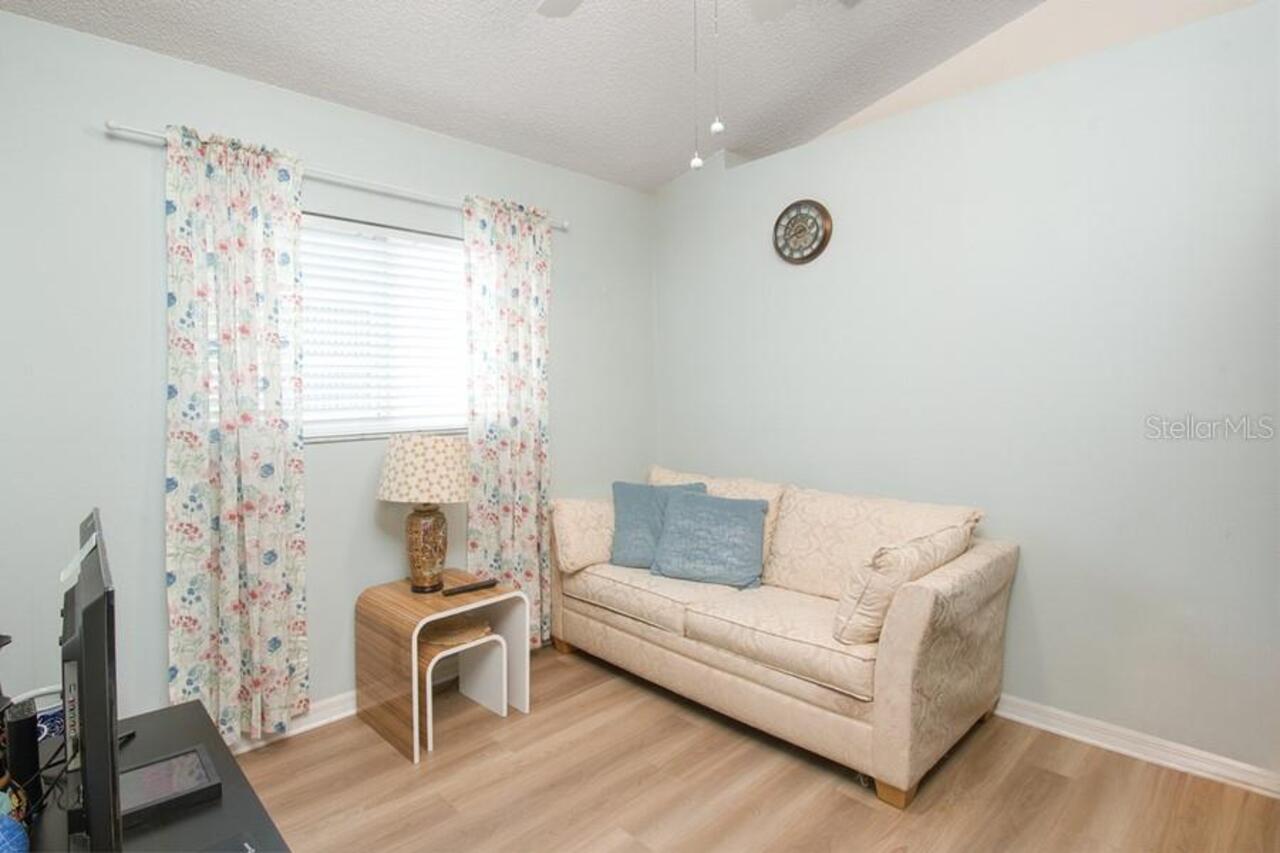 Listing Photo 17