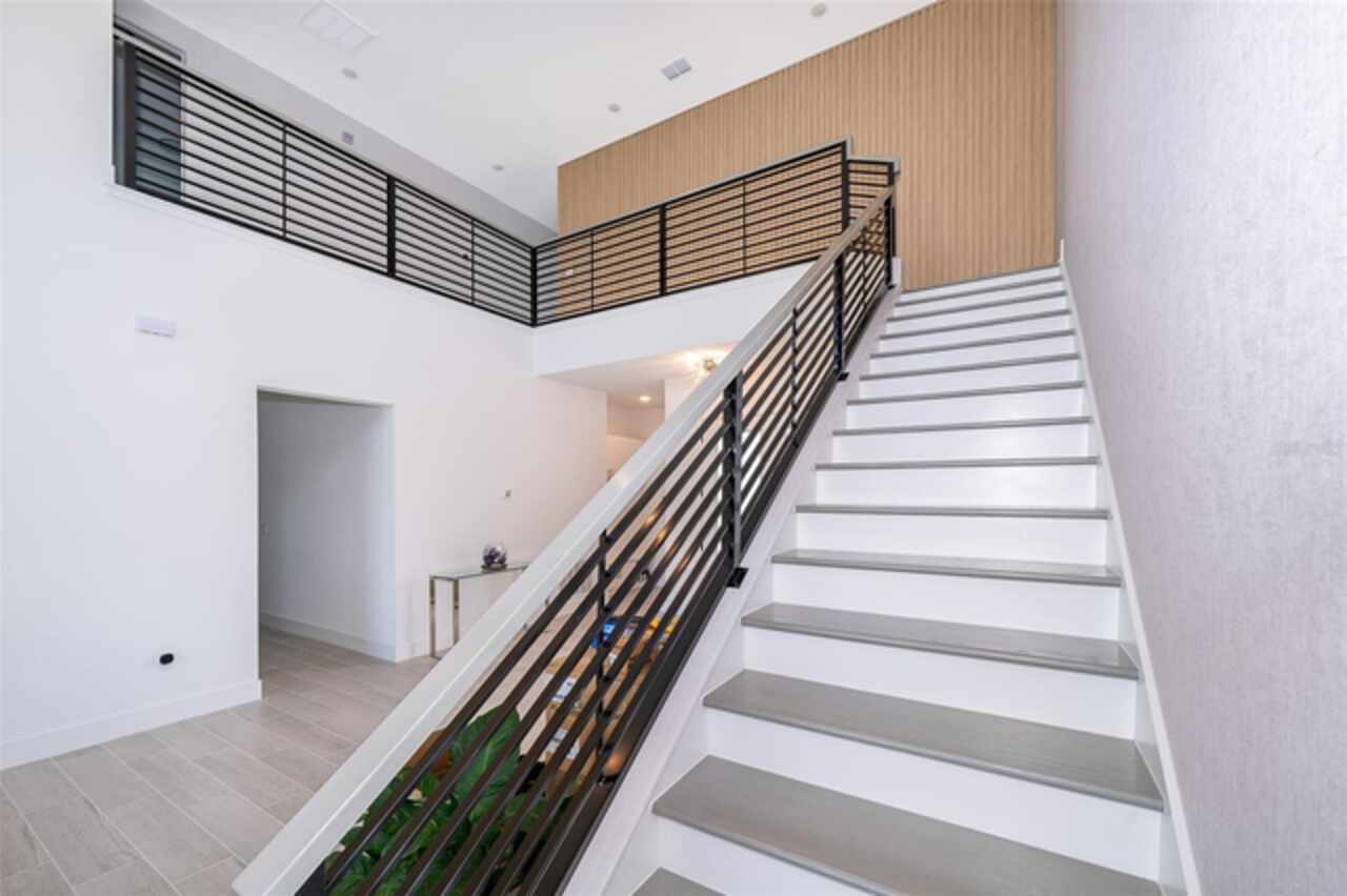 Listing Photo 6