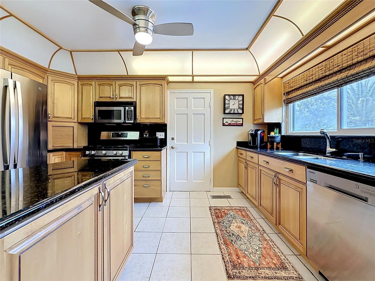 Listing Photo 8