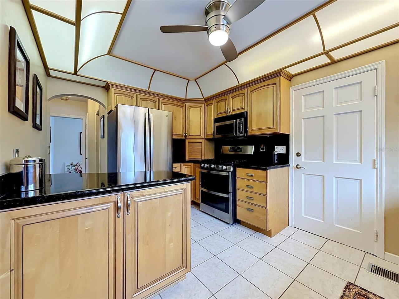 Listing Photo 10