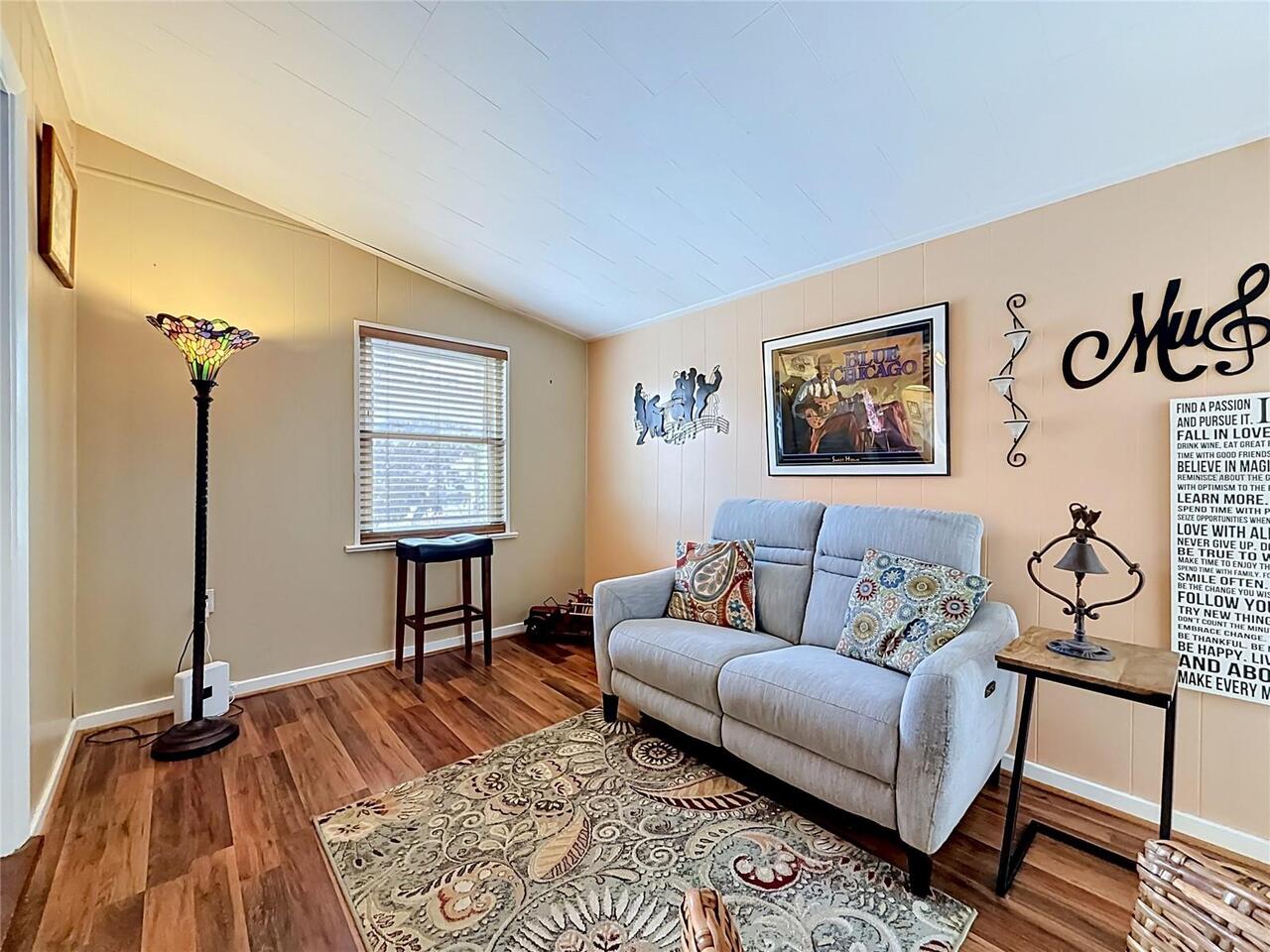 Listing Photo 14