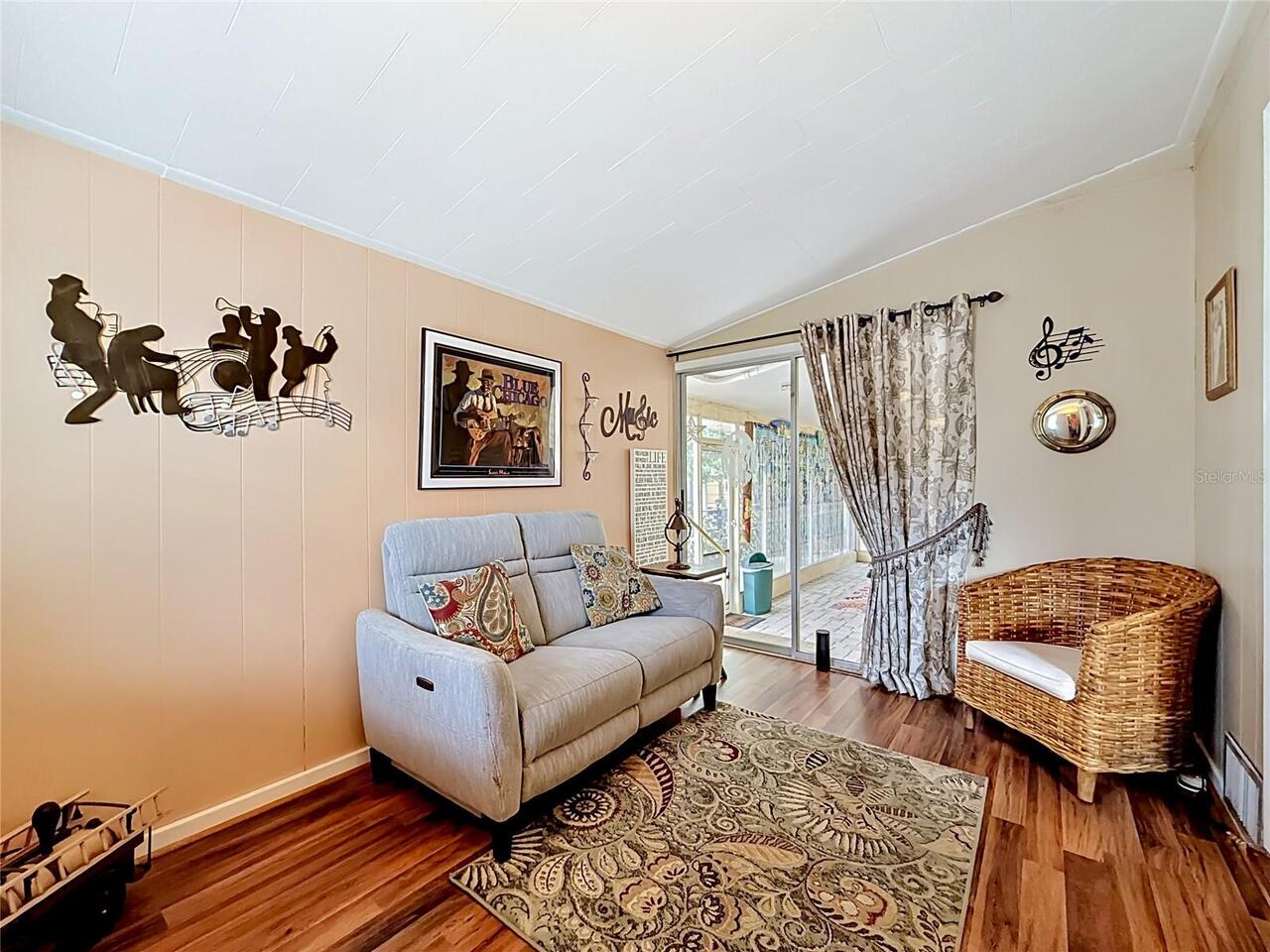 Listing Photo 15