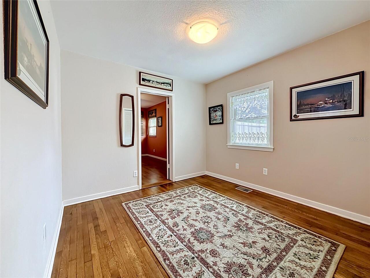 Listing Photo 16
