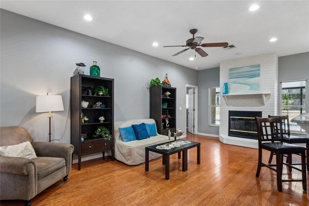 Listing Photo 8