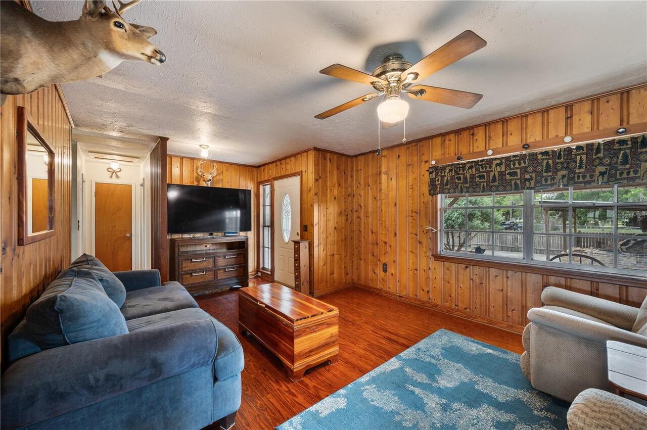 Listing Photo 11