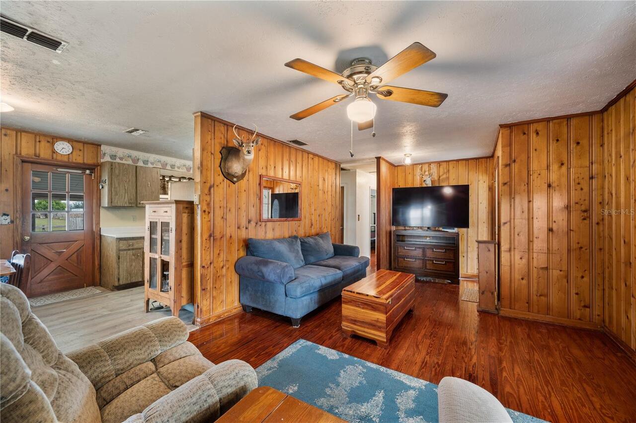 Listing Photo 12