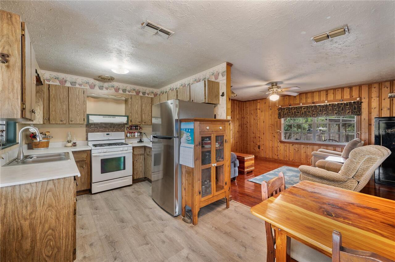 Listing Photo 17