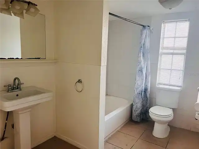 Listing Photo 10