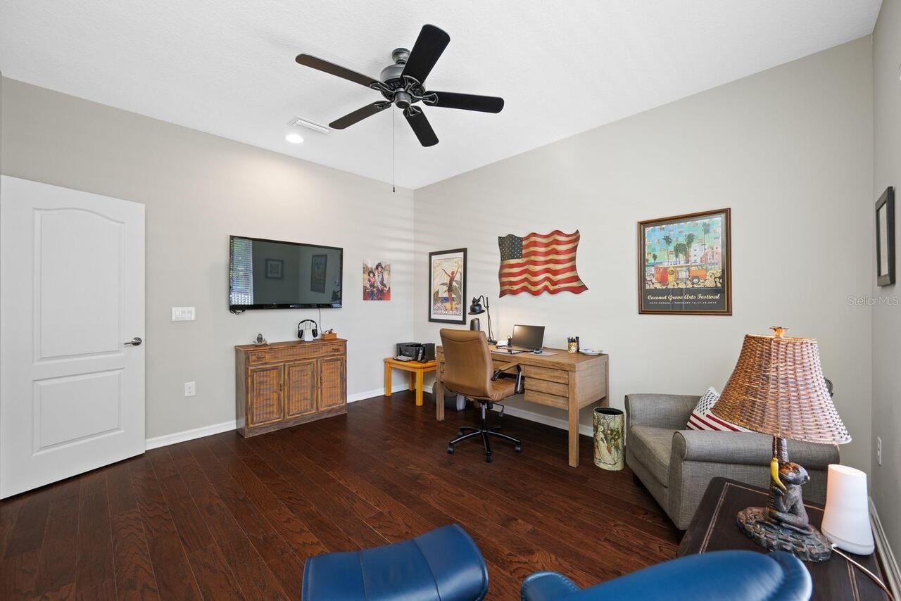 Listing Photo 10