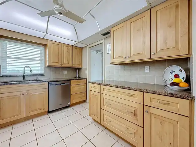 Listing Photo 12