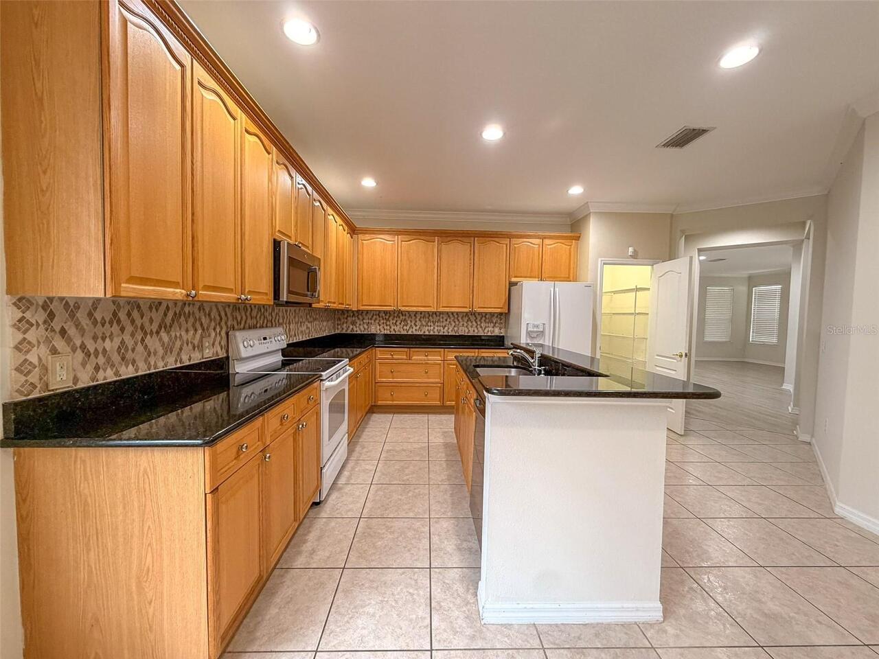 Listing Photo 9
