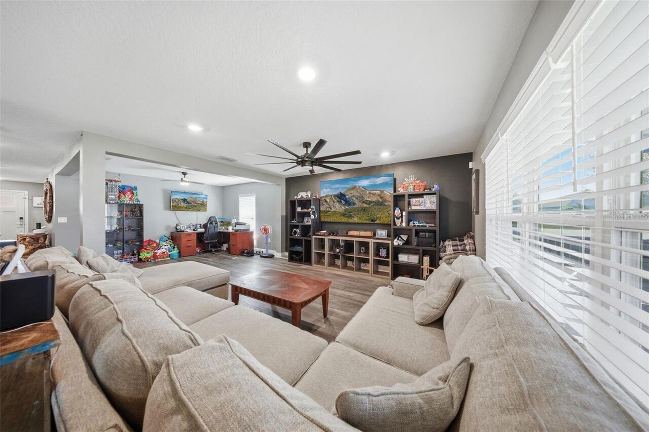 Listing Photo 15