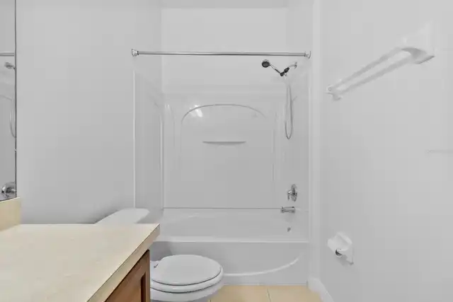 Listing Photo 17