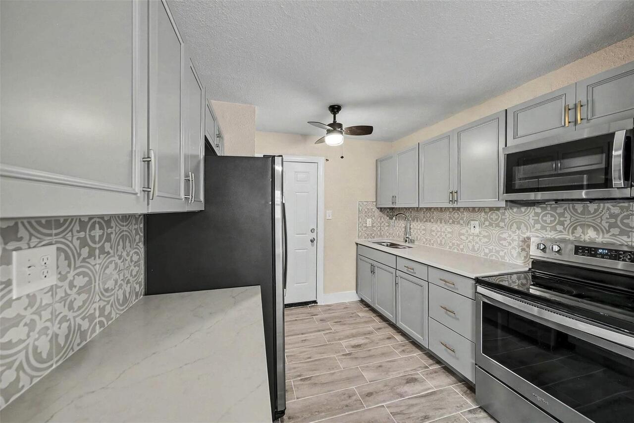 Listing Photo 8
