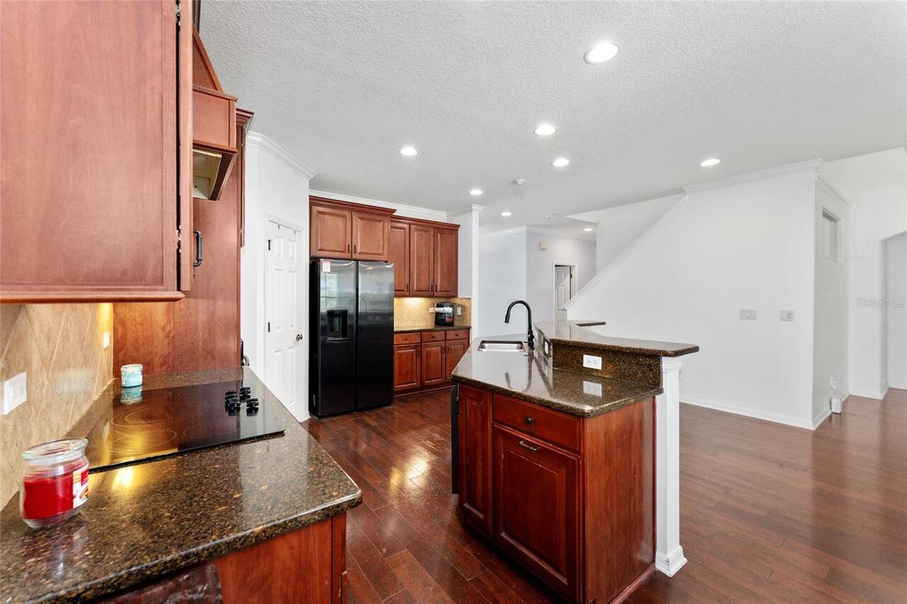 Listing Photo 10