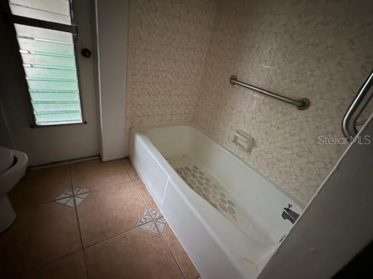 Listing Photo 8