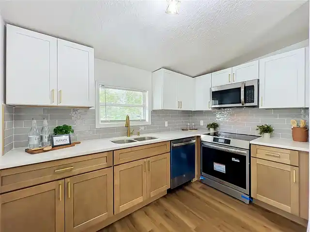 Listing Photo 16