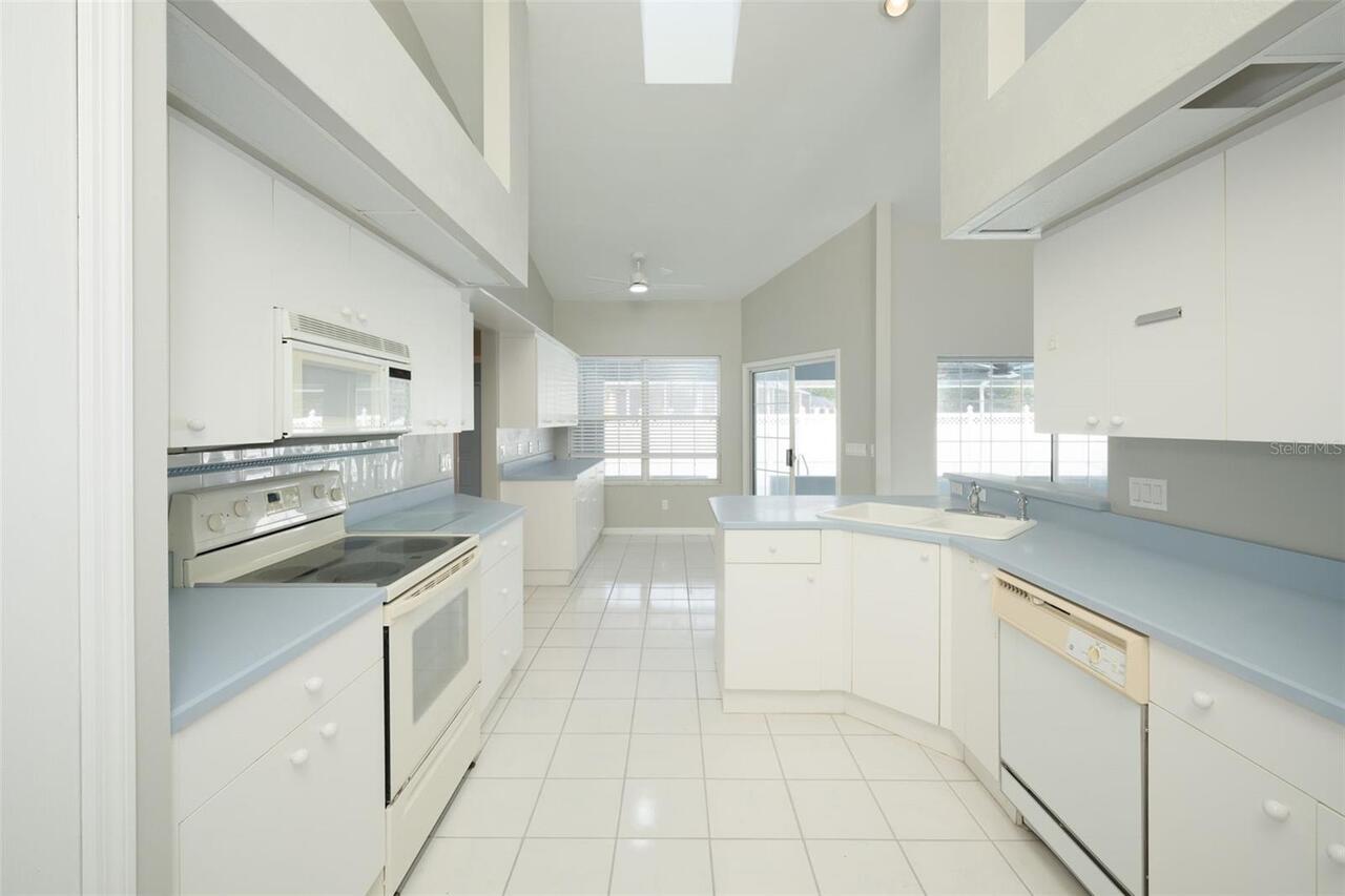 Listing Photo 12