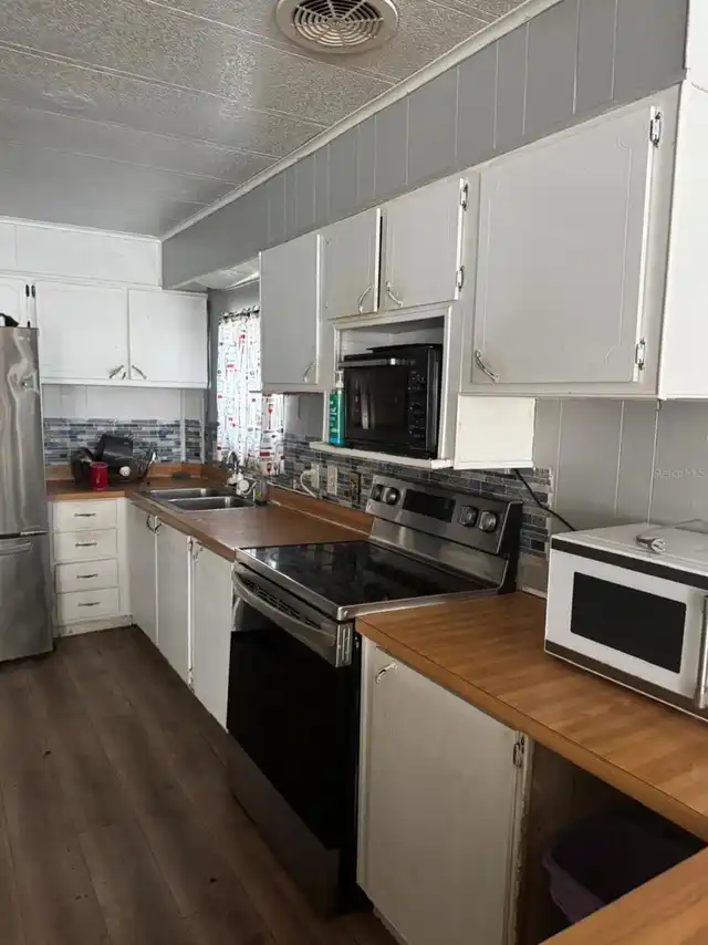 Listing Photo 11