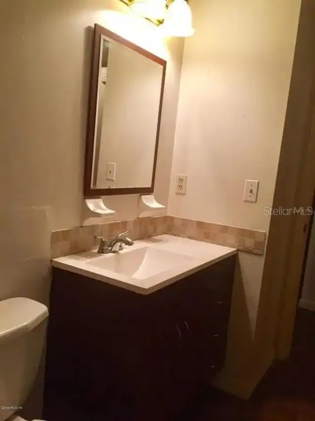 Listing Photo 12
